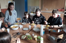 Uczniowie SP w Dziadowicach podczas Tygodnia DOBRYCH RELACJI