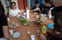 Uczniowie SP w Dziadowicach podczas Tygodnia DOBRYCH RELACJI