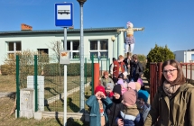 Dzieci ze SP w Dziadowicach z Marzanna