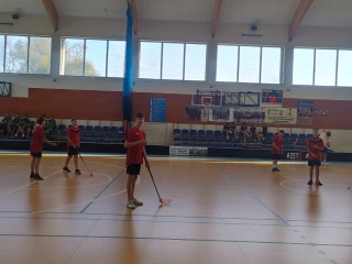 Uczniowie SP w Dziadowicach podczas Mistrzostw Powiatu w Unihokeja