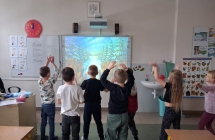 Uczniowie klasy I podczas warsztatow terapeutycznych