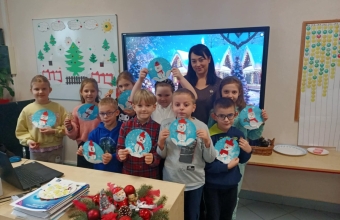 Uczniowie klasy II podczas warsztatów terapeutycznych