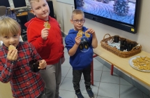 Uczniowie klasy II podczas warsztatow terapeutycznych