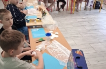 Uczniowie klasy III podczas warsztatów terapeutycznych