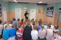 pogadanka policjanta dla uczniow kl. 0 - 3