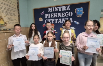 Zwyciezcy XX szkolnego konkursu Mistrz Pieknego Czytania
