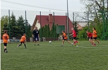 Uczniowie SP w Dziadowicach na eliminacjach do ogolnopolskiego Turnieju Z Podworka na Stadion o Puchar Tymbarku (5)