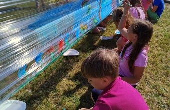klasa 2 maluje lake przyjazni na folii (1)